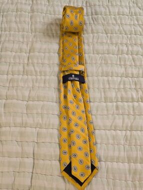 Stafford Yellow Paisley Silk Tie with Navy Accents 62 Inches Long